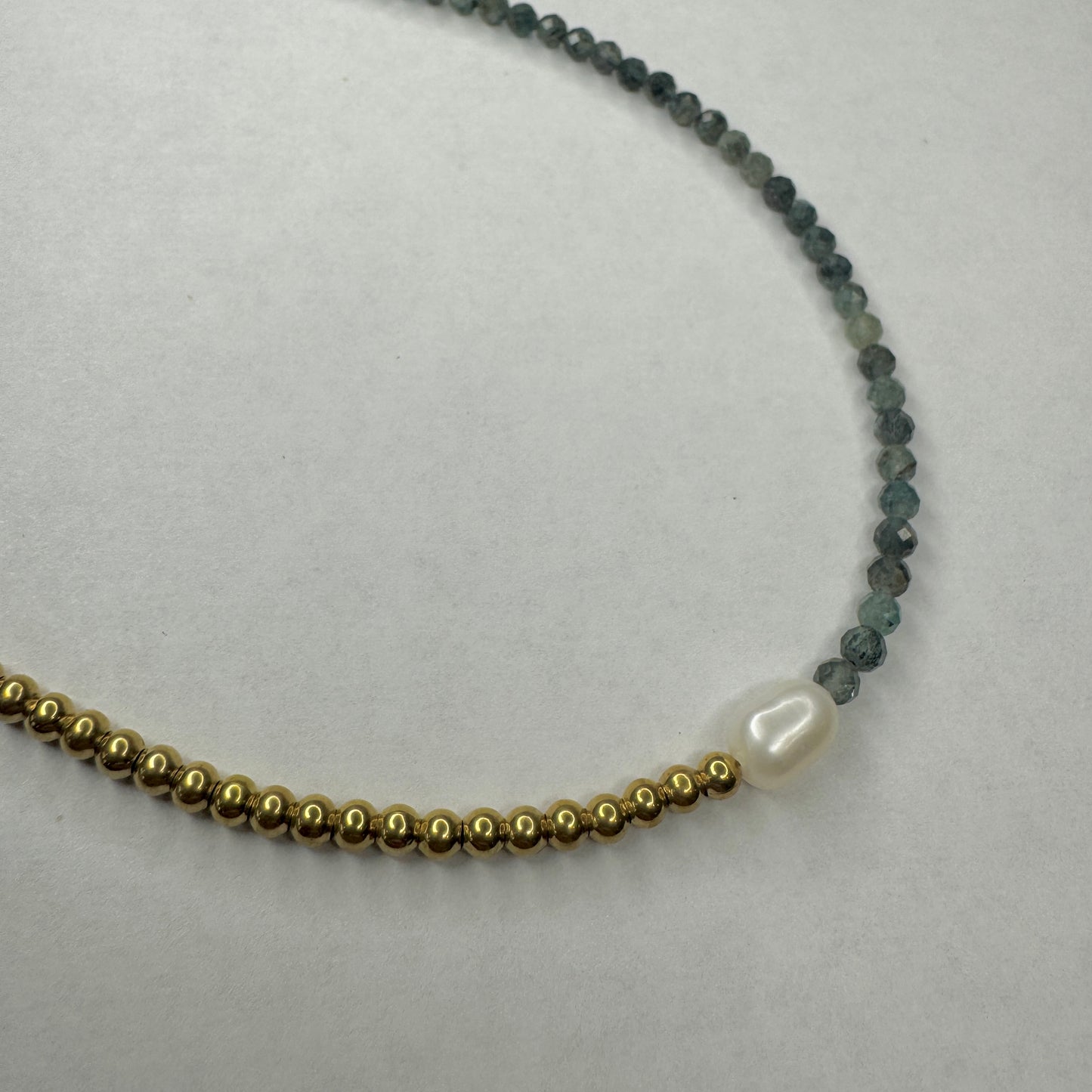 Lennon - Handmade, Dainty Beaded Choker with Freshwater Pearl