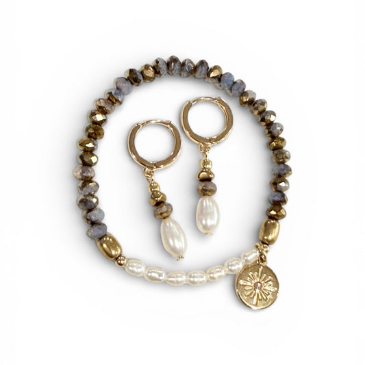 Beachcomber Pearl Stretch Charm Bracelet - Golden Poi 7.25"